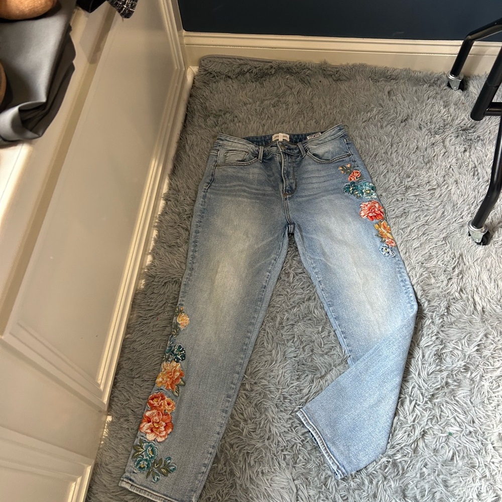 DRIFTWOOD Blue Jeans with Colorful Floral Embroidery - Picture 11 of 12